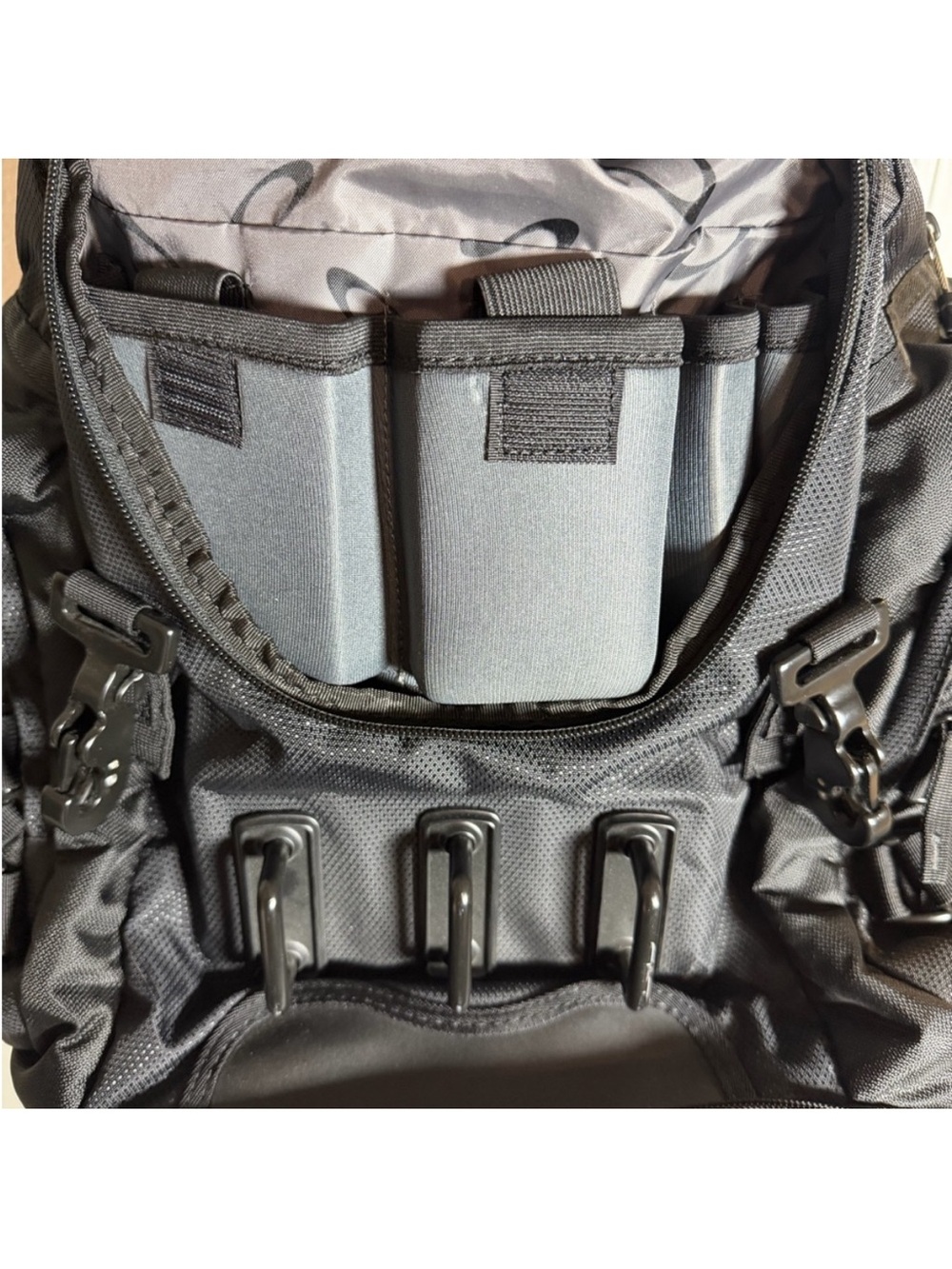 Oakley Kitchen Sink Black Tactical Field Gear Backpack - Logo Patch Detail - Picture 10 of 10